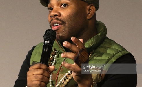 daru-jones-attends-apple-store-soho-presents-meet-the-musician-daru-picture-id499837094